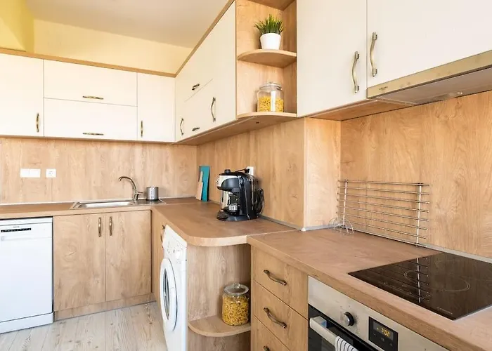 Located 1bdr Peaceful Fast Wi-fi *